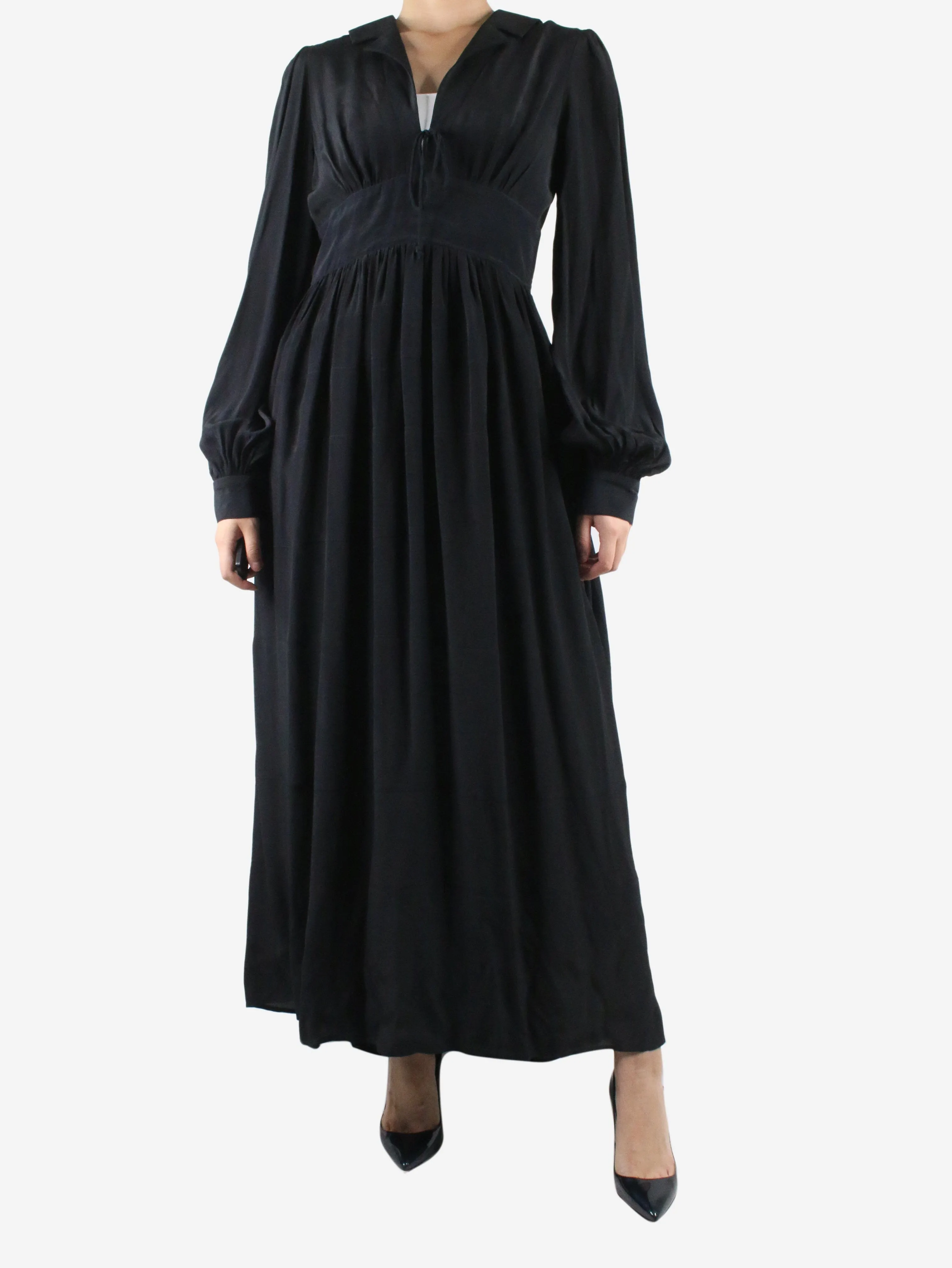 Black V-neckline maxi dress - size S