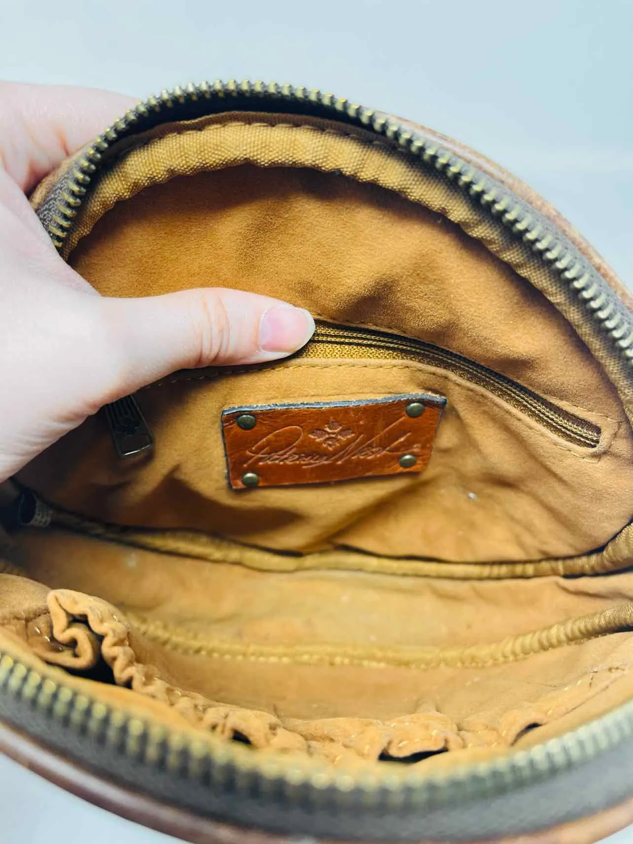 Patricia Nash Size Circle Brown Embossed Leather Designer Crossbody Purse